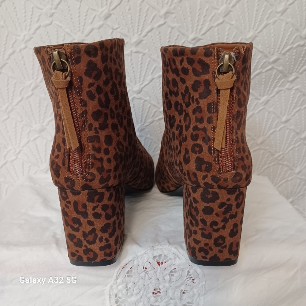 LOFT Brown Ankle Boots with Chunky Heel Leopard  Print Size 9.5 - Picture 6 of 11